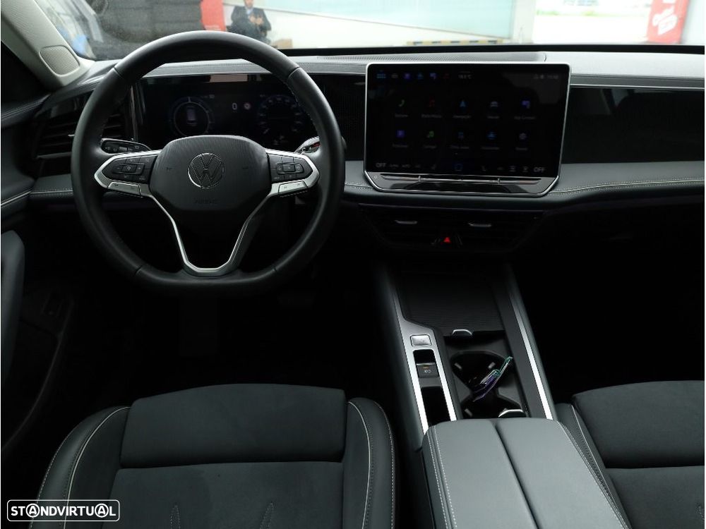 VW Passat Variant 1.5 TSI eHybrid Business DSG - 14