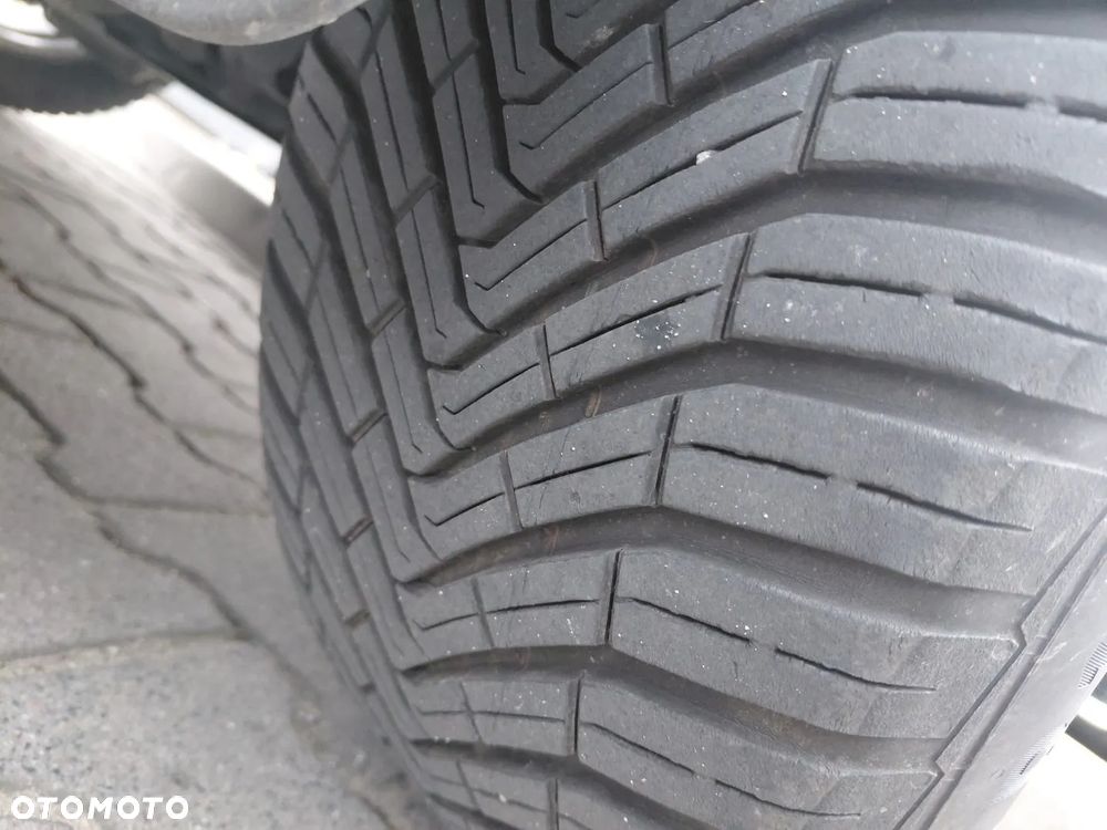 Ford Kuga 2.0 TDCi 4x4 Business Edition - 22