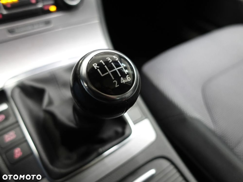 Volkswagen Passat 2.0 Blue TDI SCR Highline - 33