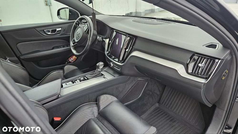 Volvo S60 T5 AWD R-Design - 14