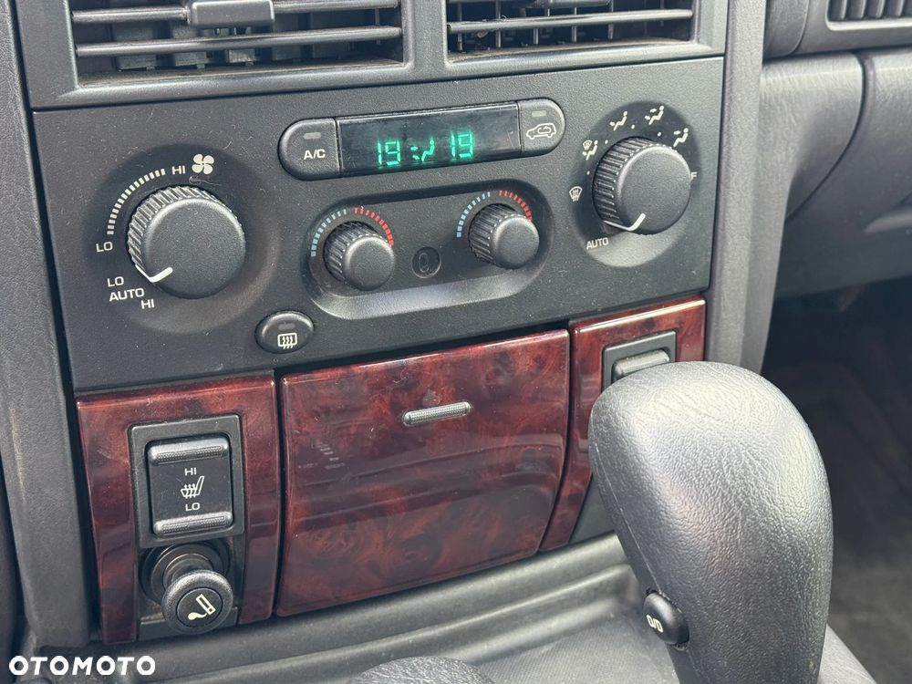 Jeep Grand Cherokee 4.7 Limited - 28