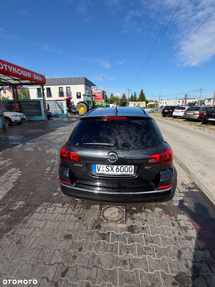 Opel Astra 2.0 CDTI Exklusiv - 10