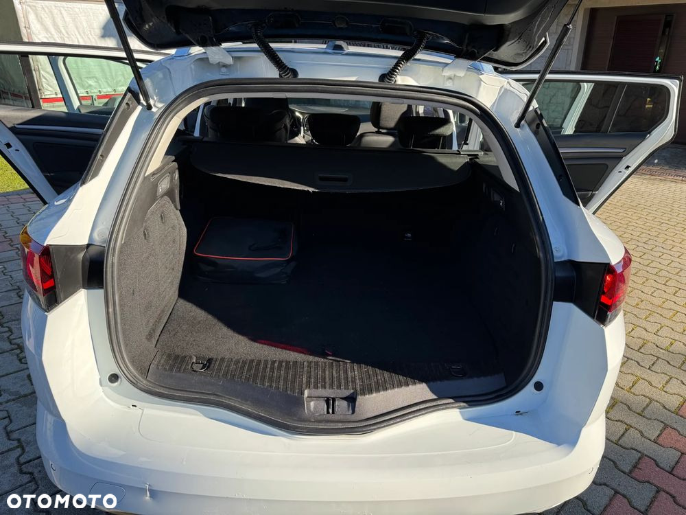 Renault Megane ver-grandtour-e--tech-plug--in-hybrid-160-e--tech-engineered - 10