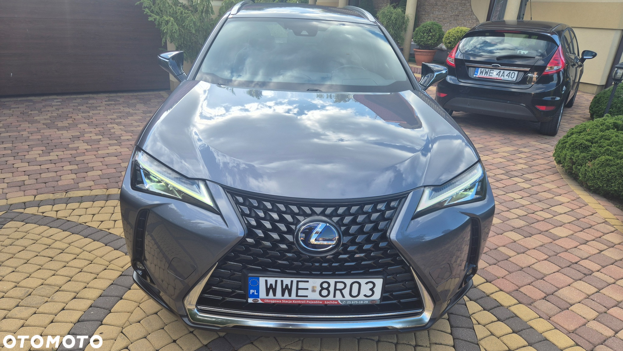 Lexus UX 250h Business Edition - 3