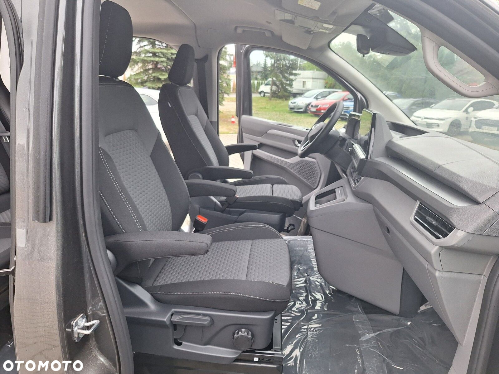 Volkswagen Caravelle - 24
