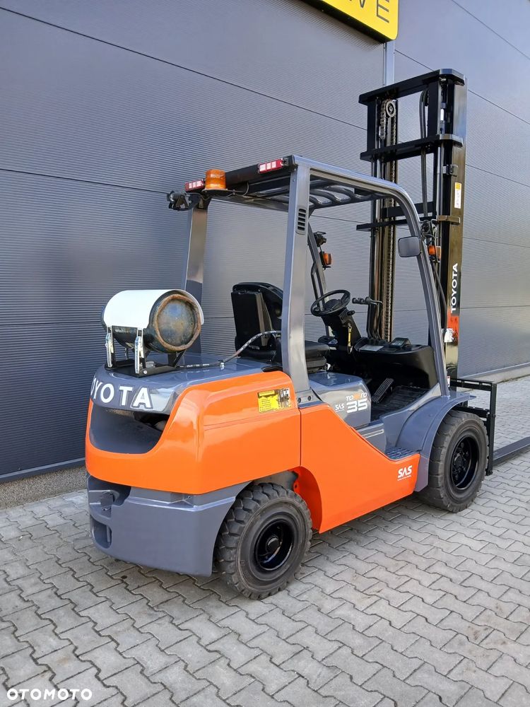 Toyota 02-8FGJF35 - 6