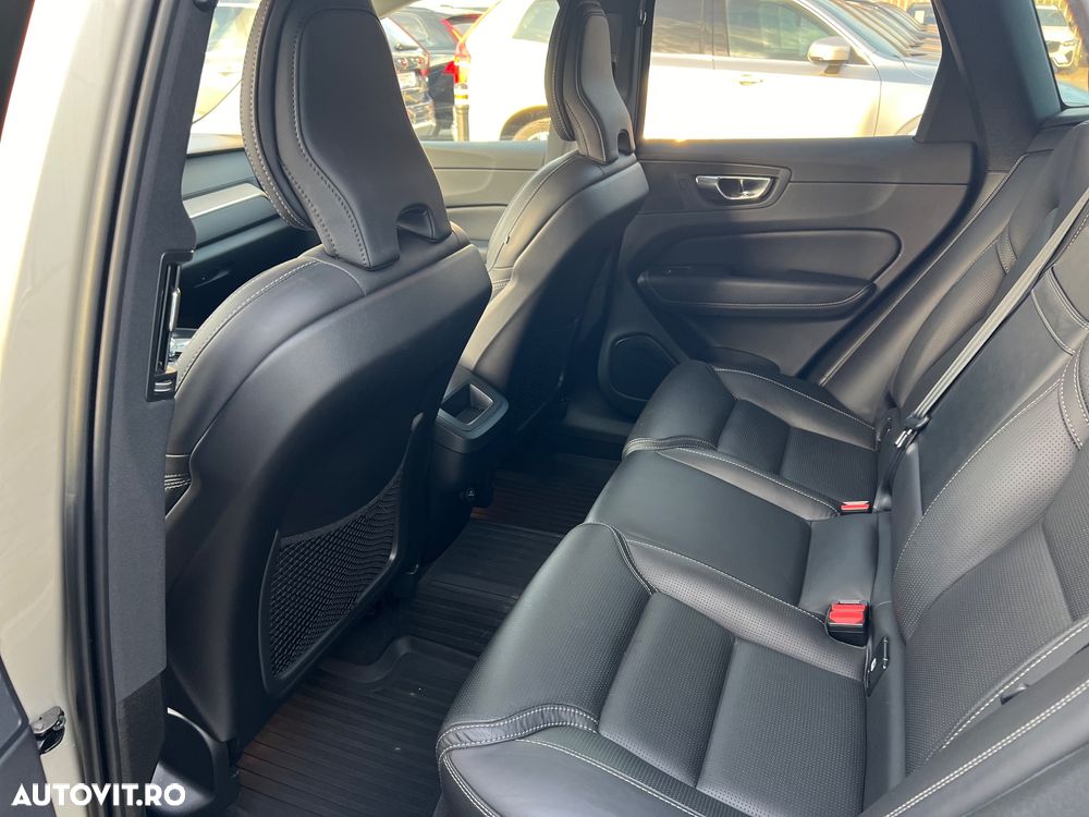 Volvo XC 60 B5 MHEV AWD Inscription - 4