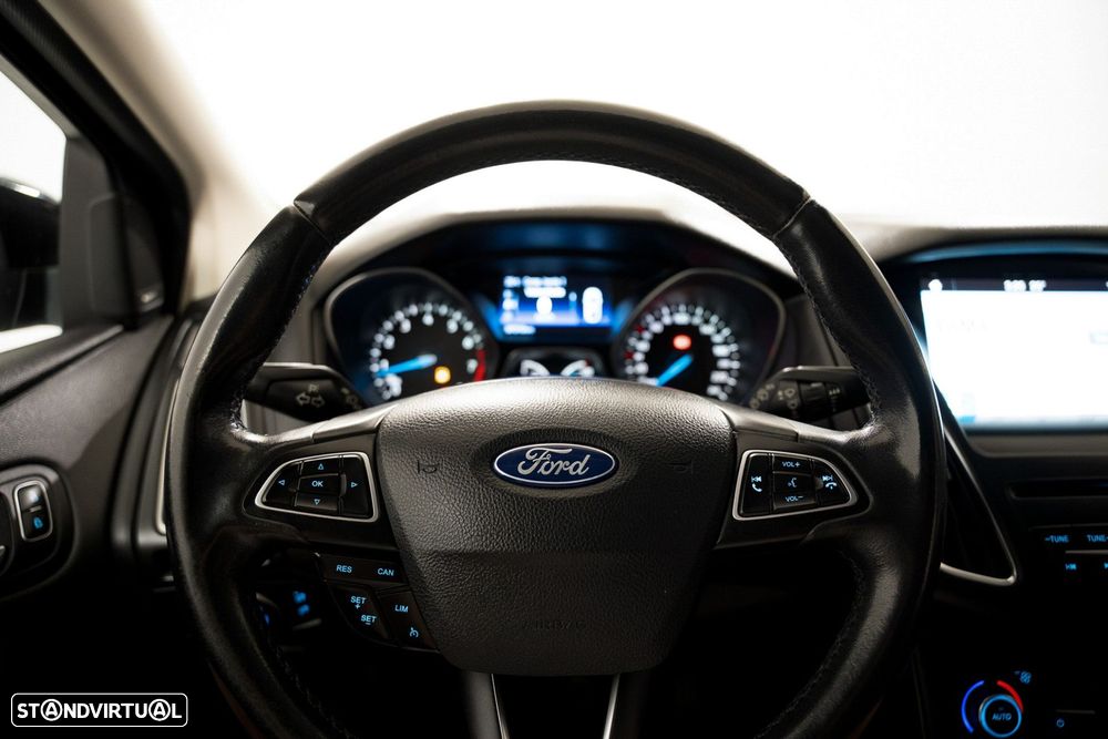 Ford Focus 1.0 EcoBoost Titanium - 8