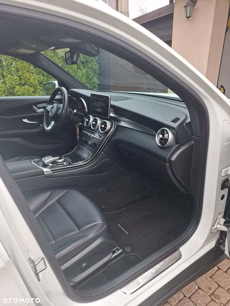 Mercedes-Benz GLC 300 4Matic 9G-TRONIC - 15