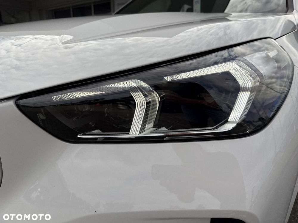 BMW iX1 eDrive20 66.5kWh M Sport - 28