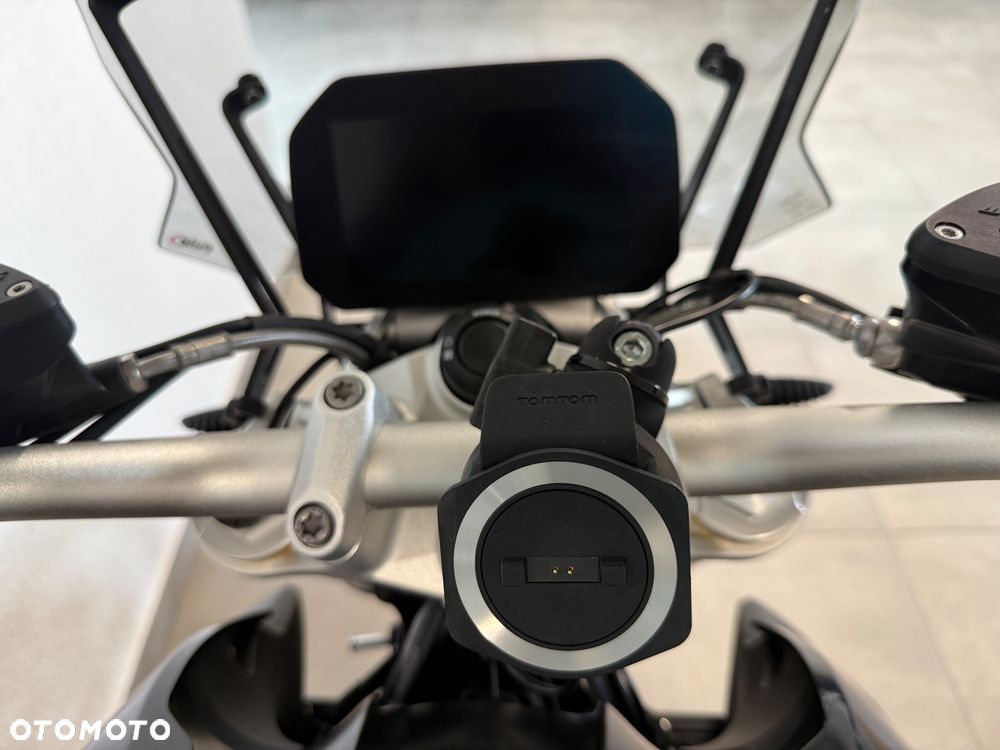 BMW R - 8