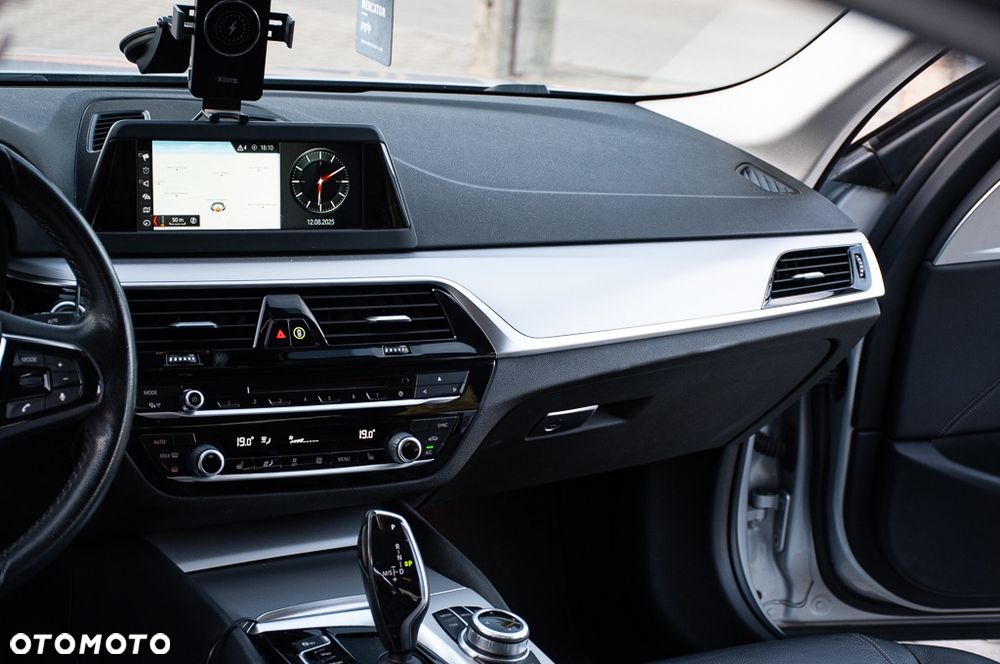 BMW Seria 5 520d Luxury Line - 33