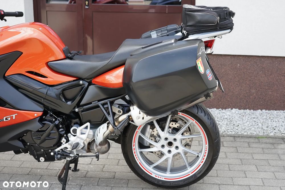 BMW F - 22