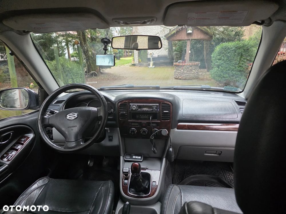 Suzuki Grand Vitara 2.0 Comfort Limited - 14