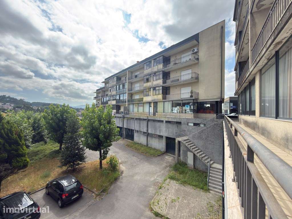 Armazém / Garagem com 90 m² no Centro da Vila - Grande imagem: 3/3