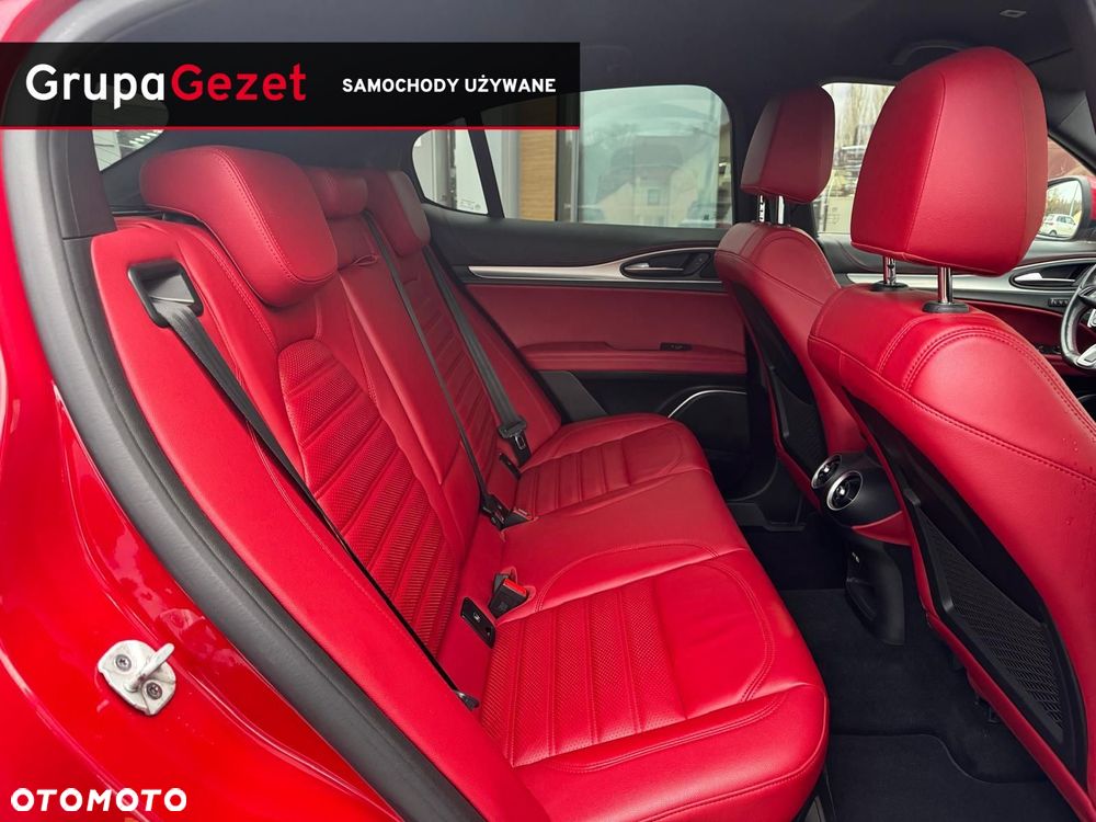 Alfa Romeo Stelvio - 15