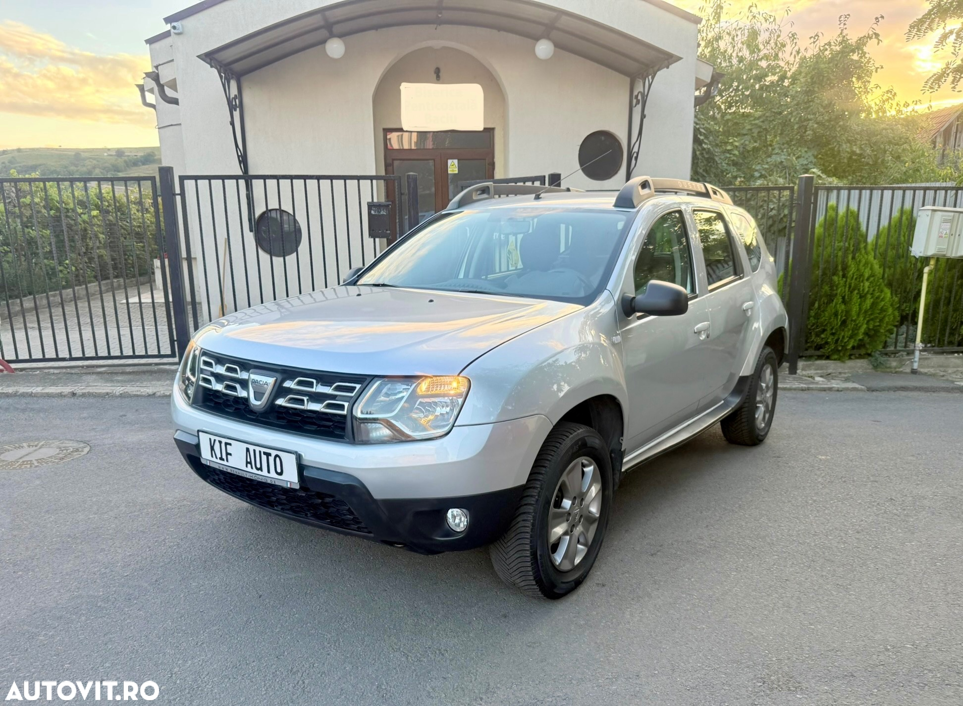 Dacia Duster 1.6 SCe Prestige jante 16" - 24