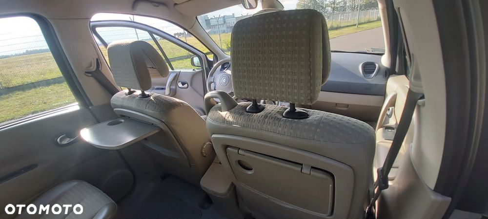 Renault Scenic 1.9 dCi Luxe Privilege - 24