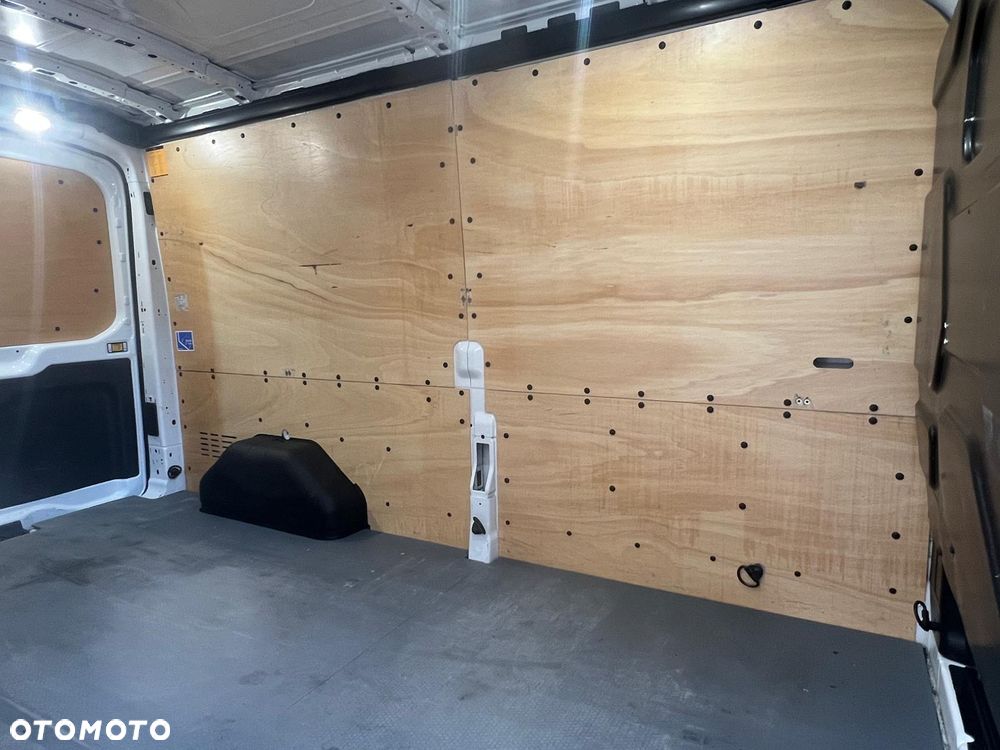 Ford Transit - 19