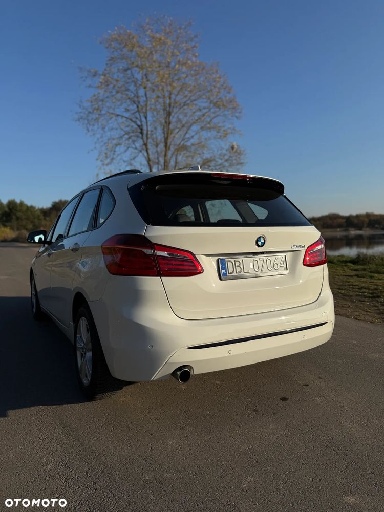 BMW Seria 2 218d - 8