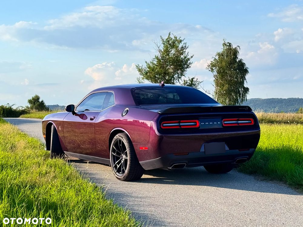 Dodge Challenger 6.4 Scat Pack - 2