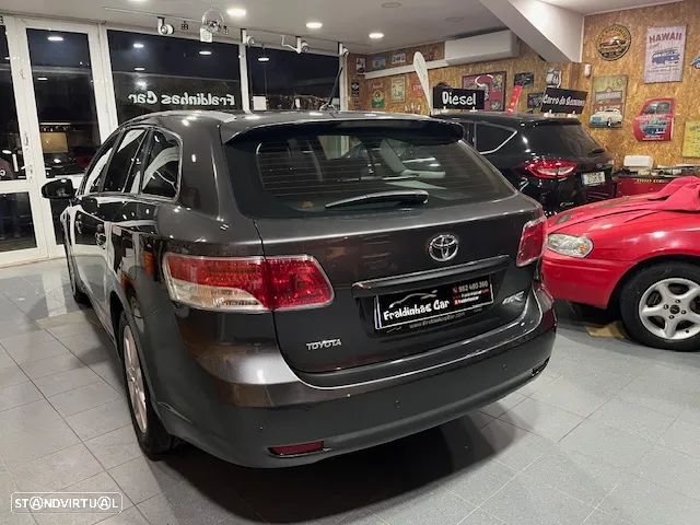 Toyota Avensis SW 2.0 D-4D Exclusive +Pele+GPS - 6