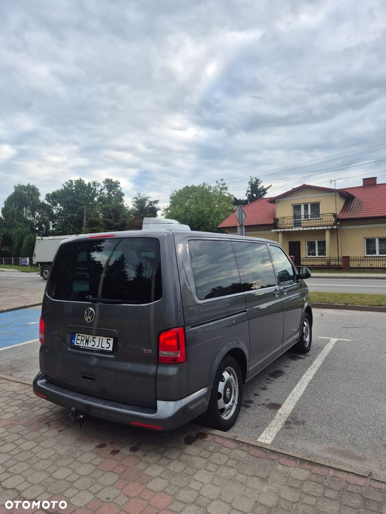 Volkswagen Caravelle - 3