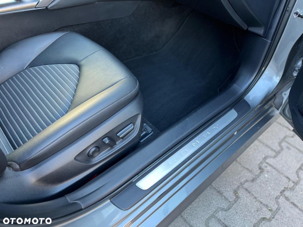Toyota Camry 2.5 Hybrid Prestige CVT - 26