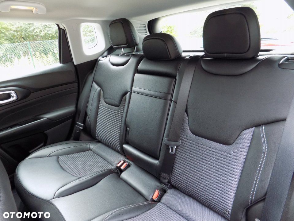 Jeep Compass - 13
