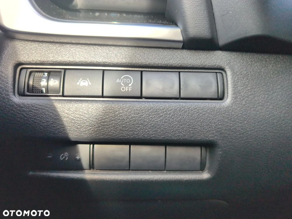 Nissan Qashqai 1.3 DIG-T N-Connecta - 23