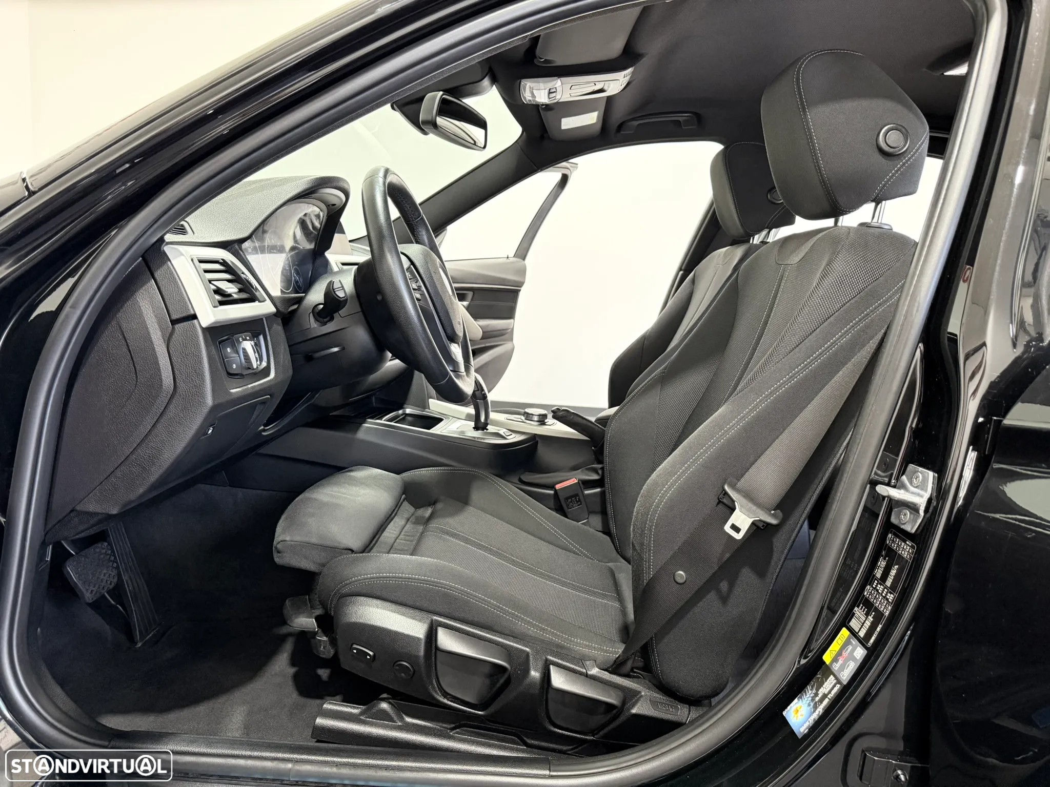 BMW 330 e iPerformance Line Sport - 36