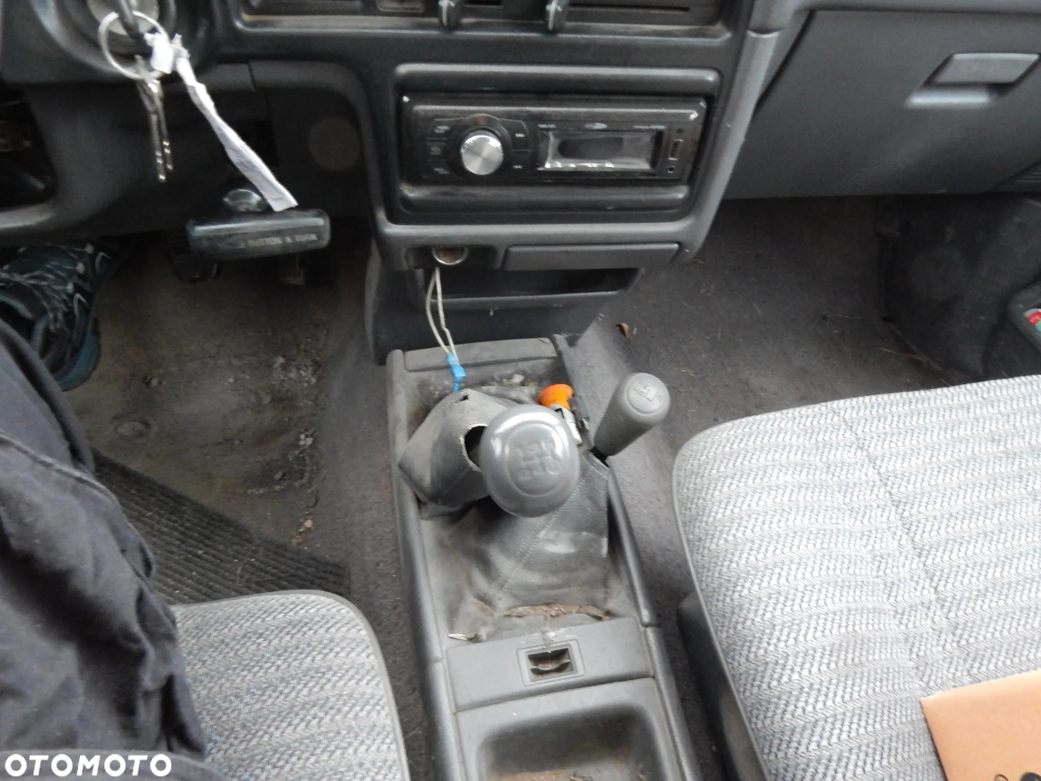 Toyota Hilux 4WD DLX - 25