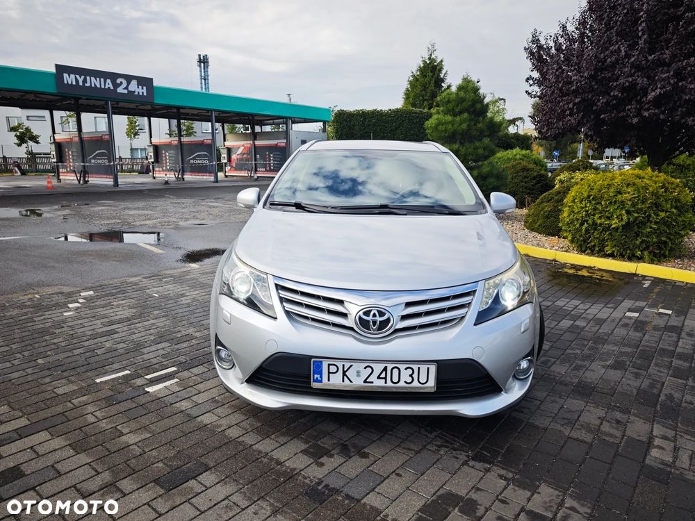 Toyota Avensis 2.0 Premium - 2