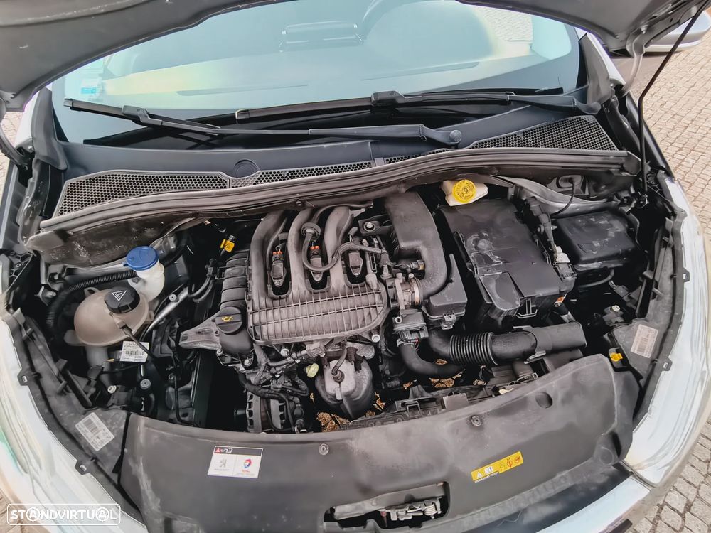 Peugeot 208 1.2 PureTech Signature - 16