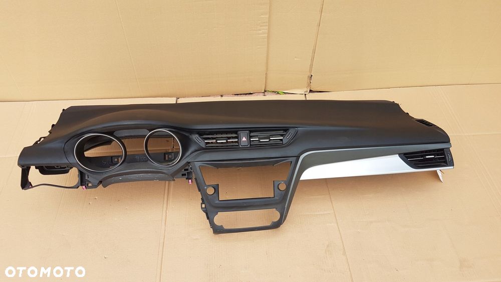 konsola deska rozdzielcza toyota avensis t27 lift t29 16- demontaż - 2