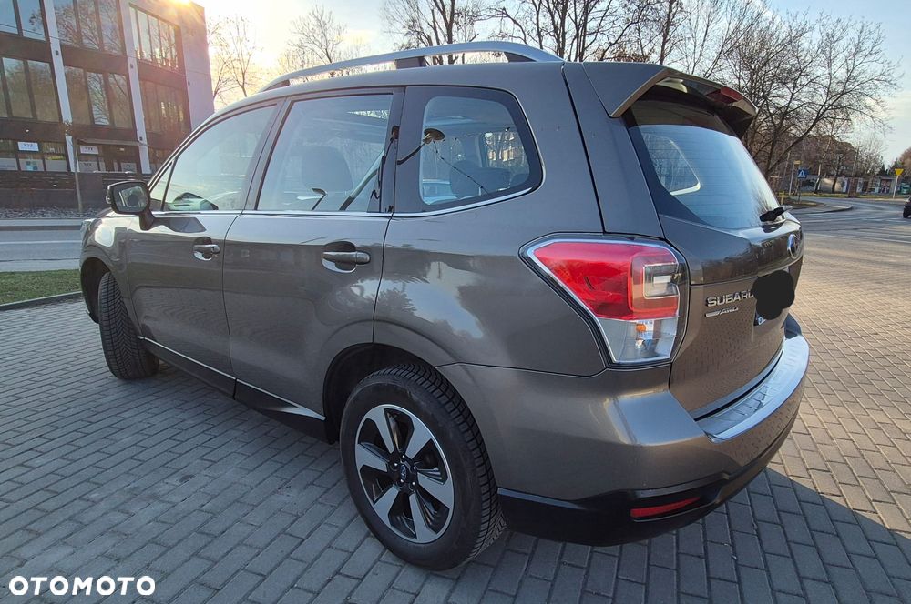 Subaru Forester 2.0 i Active Lineartronic - 3