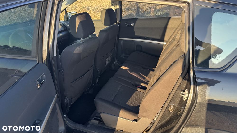 Toyota Corolla Verso - 8