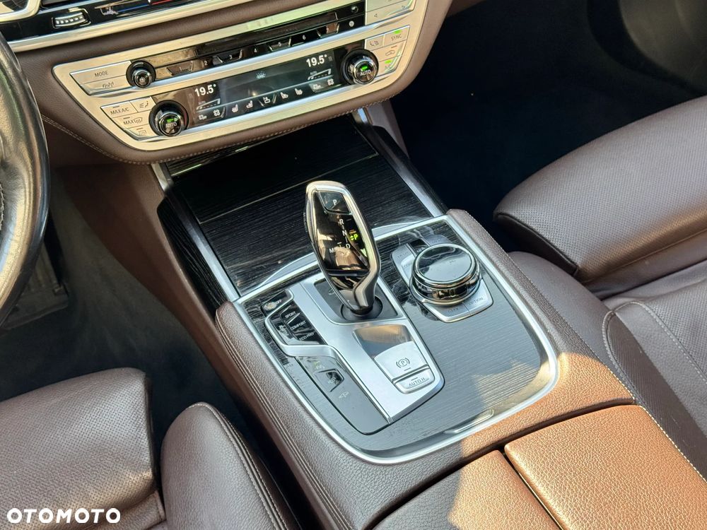 BMW Seria 7 730d - 30