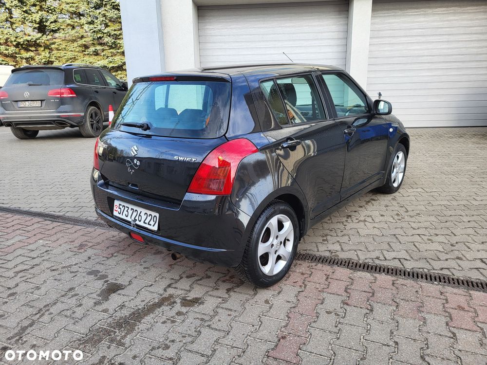 Suzuki Swift - 4