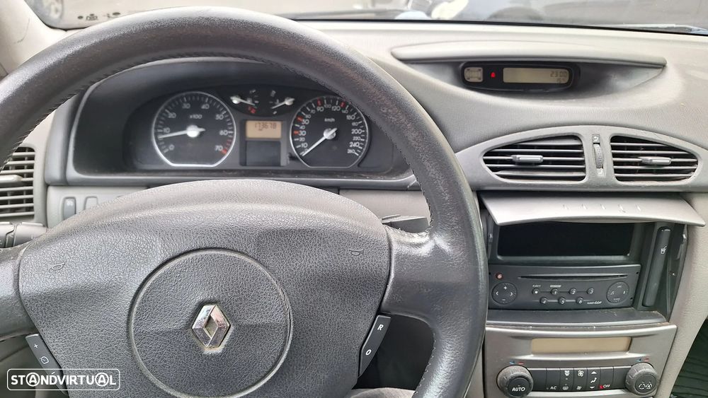 Renault Laguna 1.6 Sport - 5