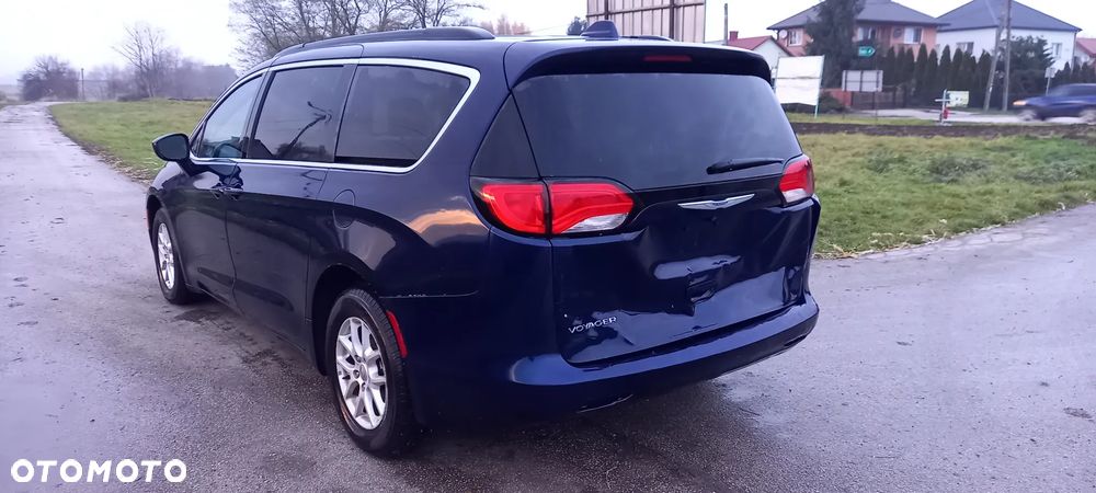 Chrysler Pacifica - 4