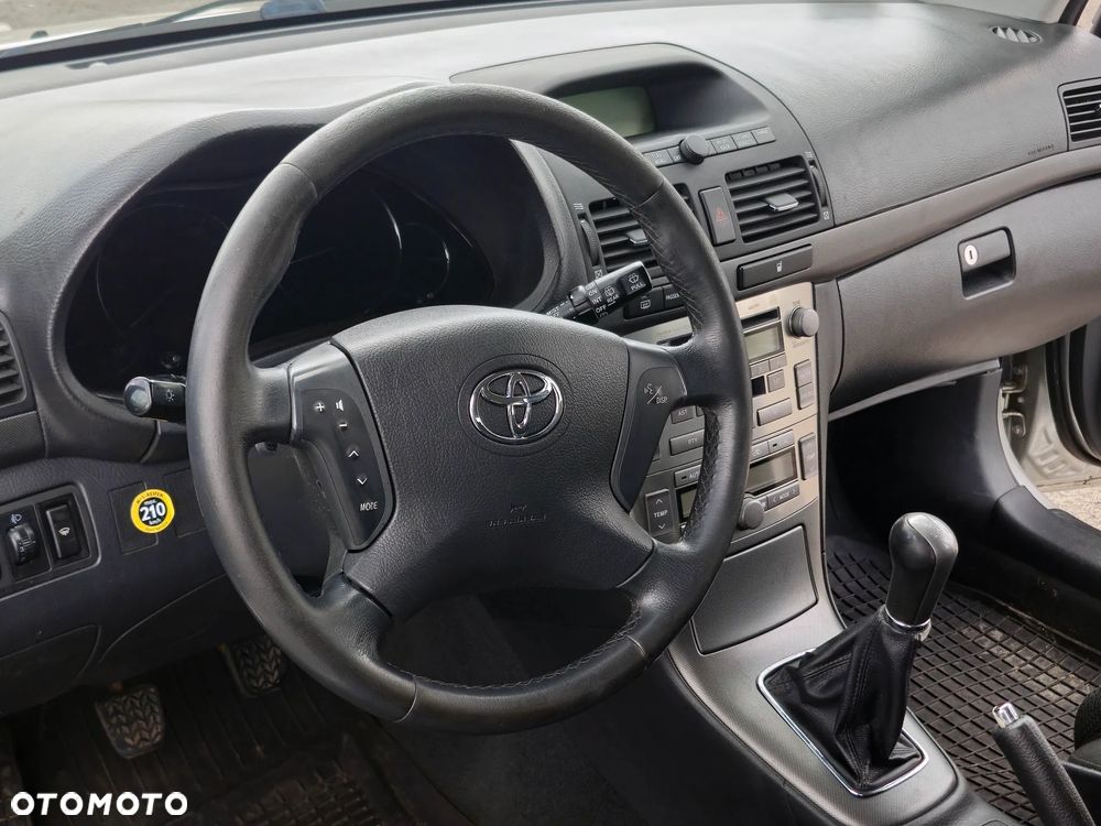 Toyota Avensis 1.8 VVT-i Sol - 10