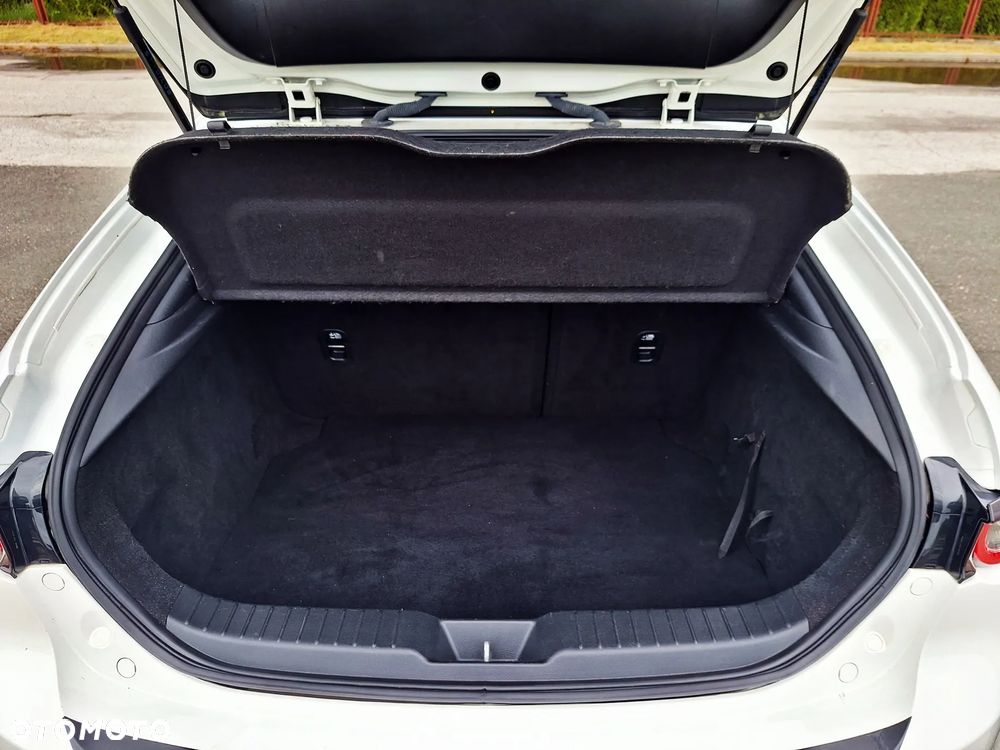 Mazda 3 SKYACTIV-G 2.0 M-Hybrid SELECTION - 39