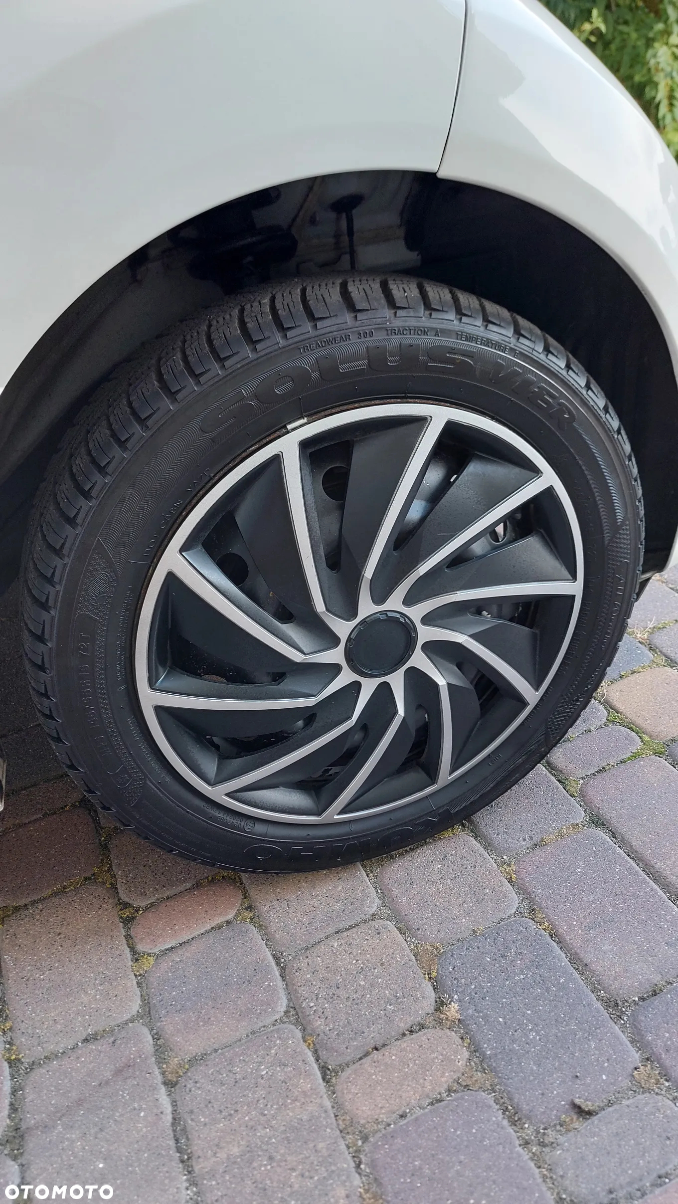 Peugeot iOn Active - 9