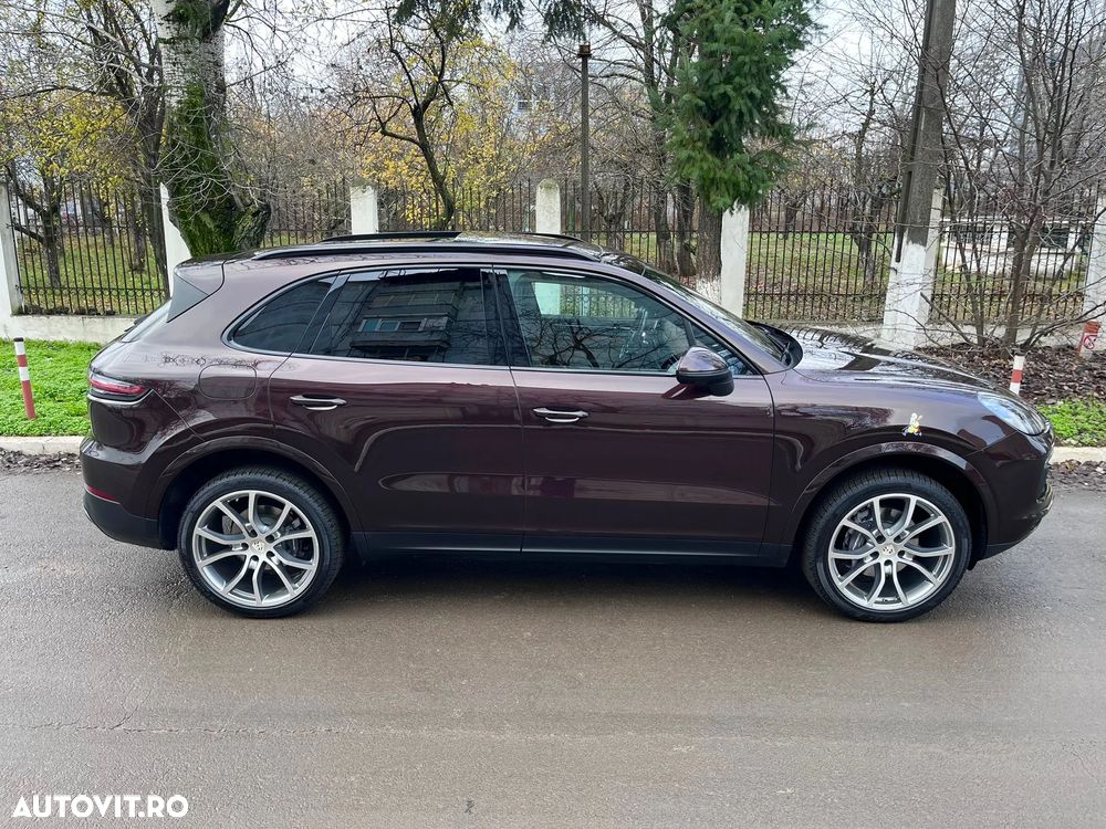 Porsche Cayenne - 4