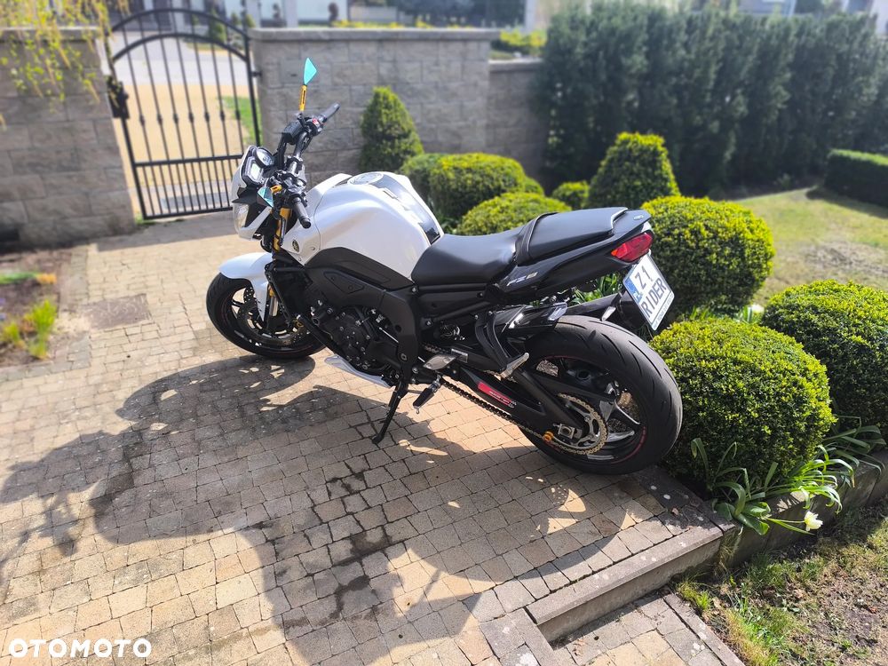 Yamaha FZ8 - 3