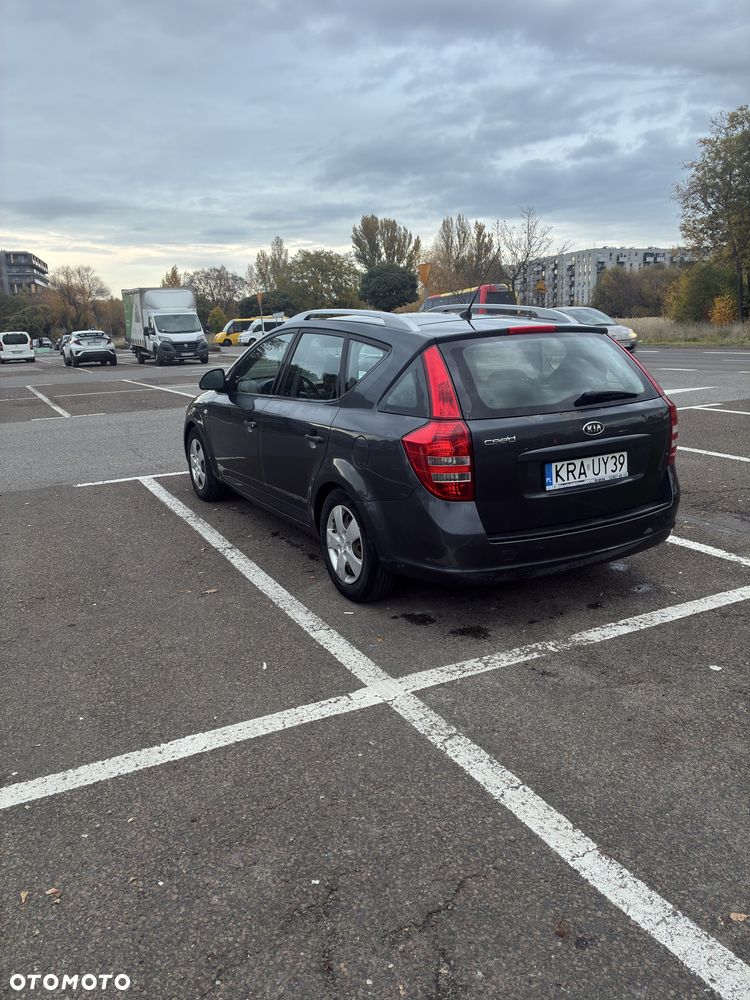 Kia Ceed - 5