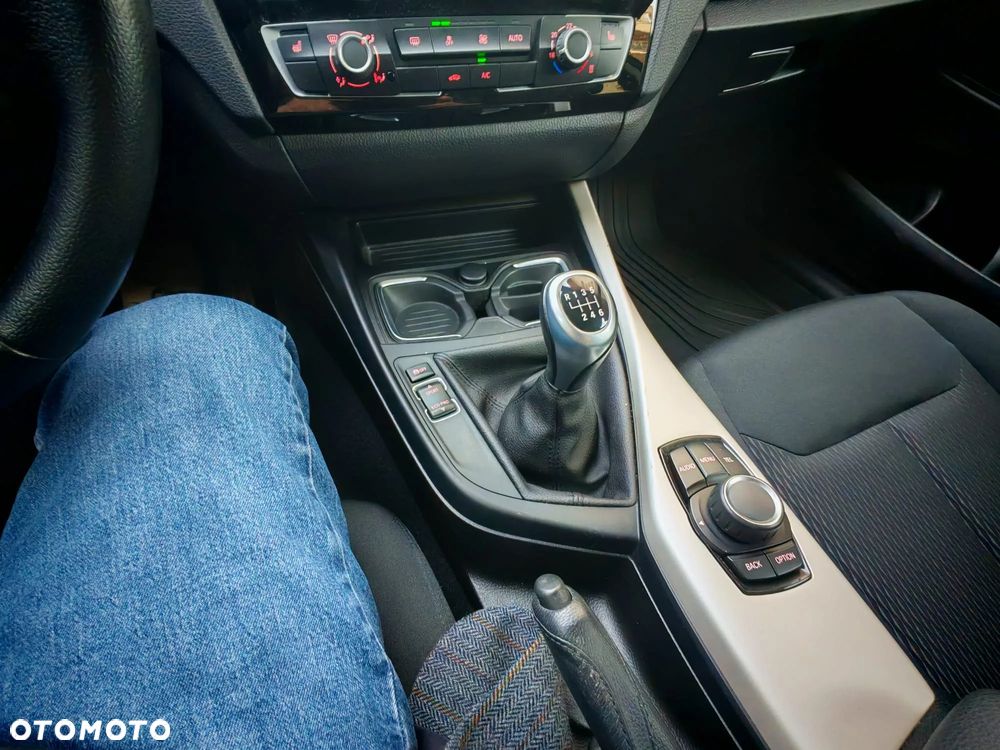 BMW Seria 1 116i - 4