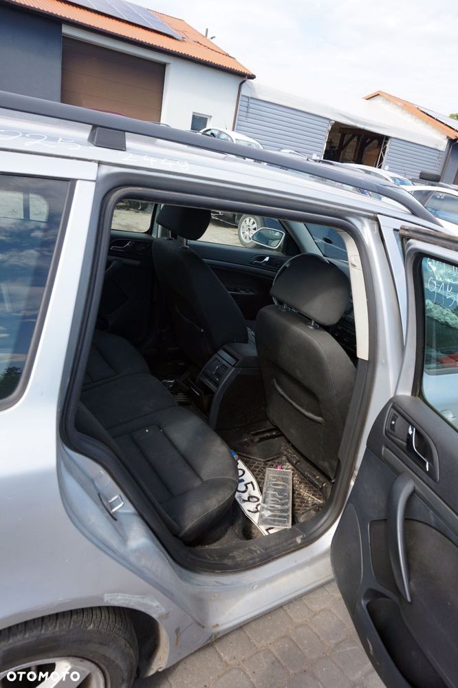 SKODA OCTAVIA II 1Z3 LIFT KOMBI 2008 9156 1.9 TDI BXE 105KM JCR SREBRNY na części - 16