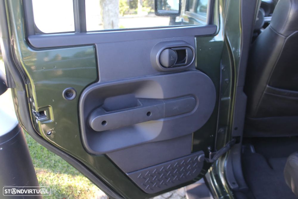 Jeep Wrangler 2.8 CRD ATX Sport - 22